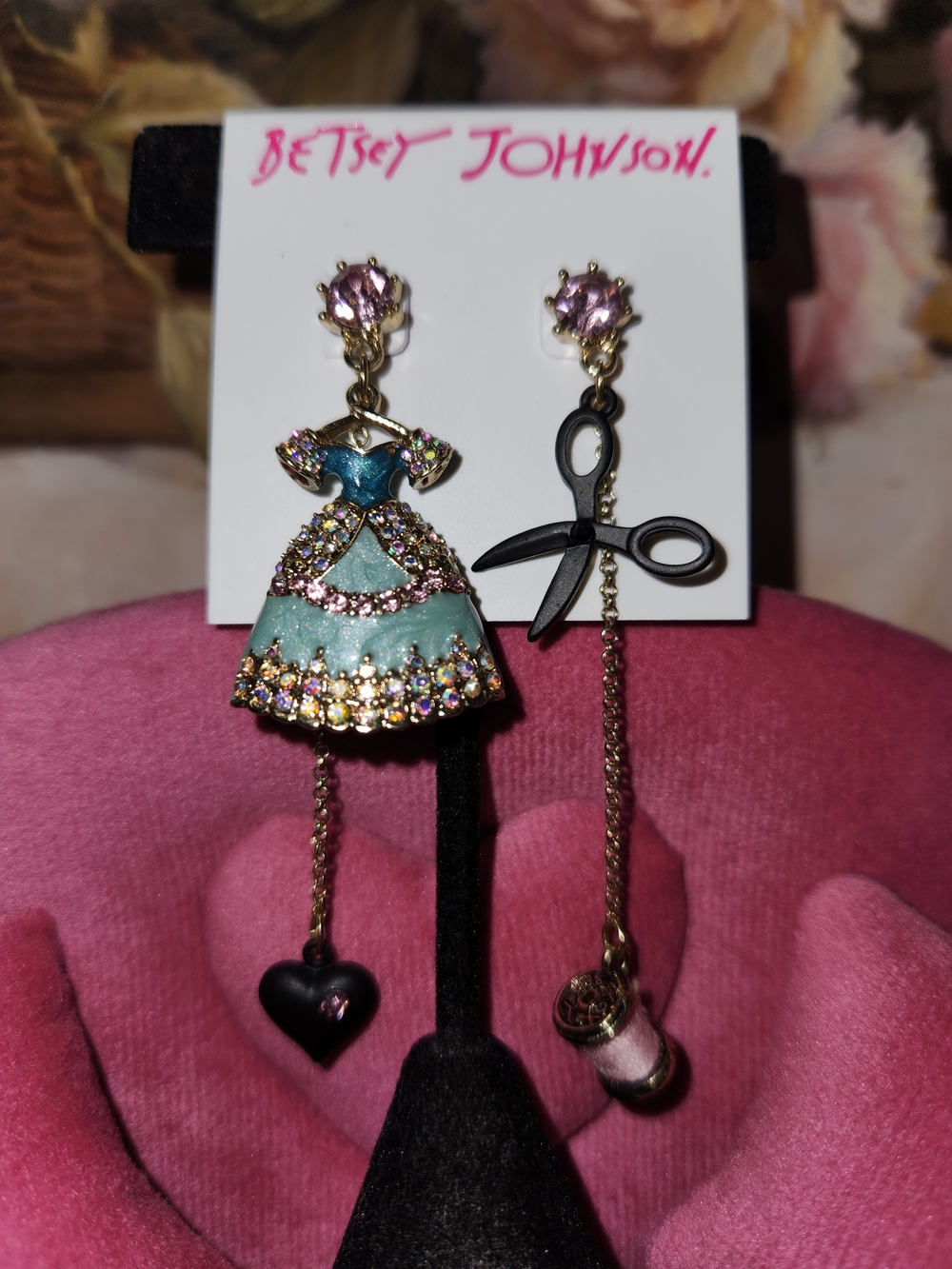 Betsey Johnson Mint Dress & Black Scissors Asymmetric Drop Earrings